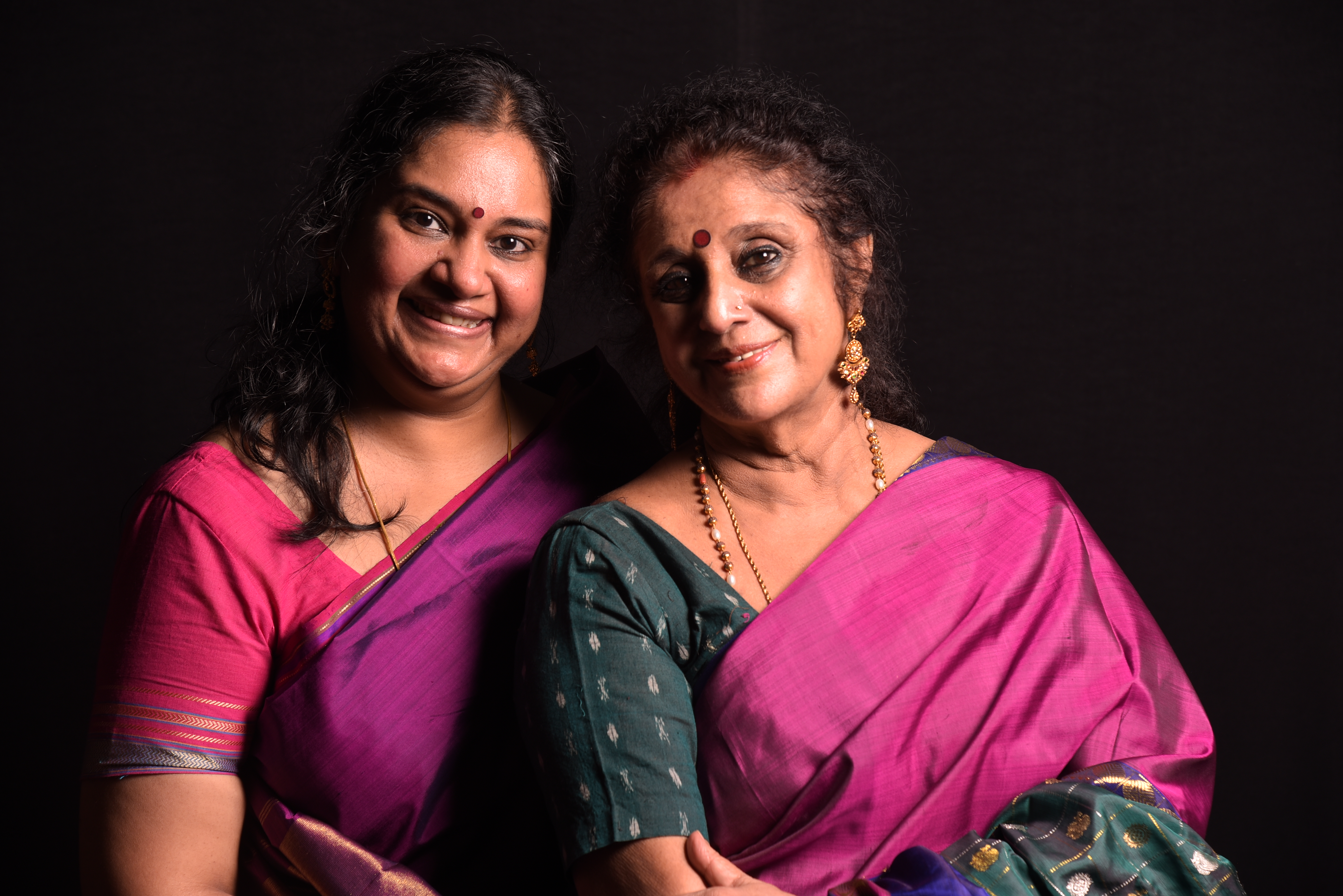 with Guru Smt Chitra Visweswaran 
picture credits - Srivatsa  Shandilya